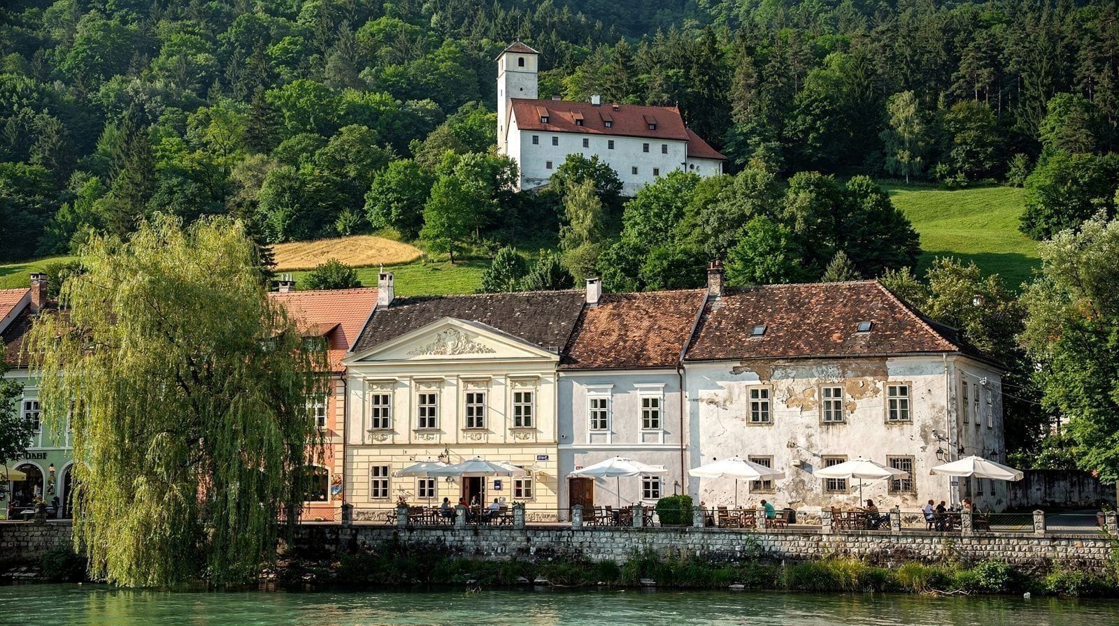 Ljubljana : la vieille ville, le château et la rivière