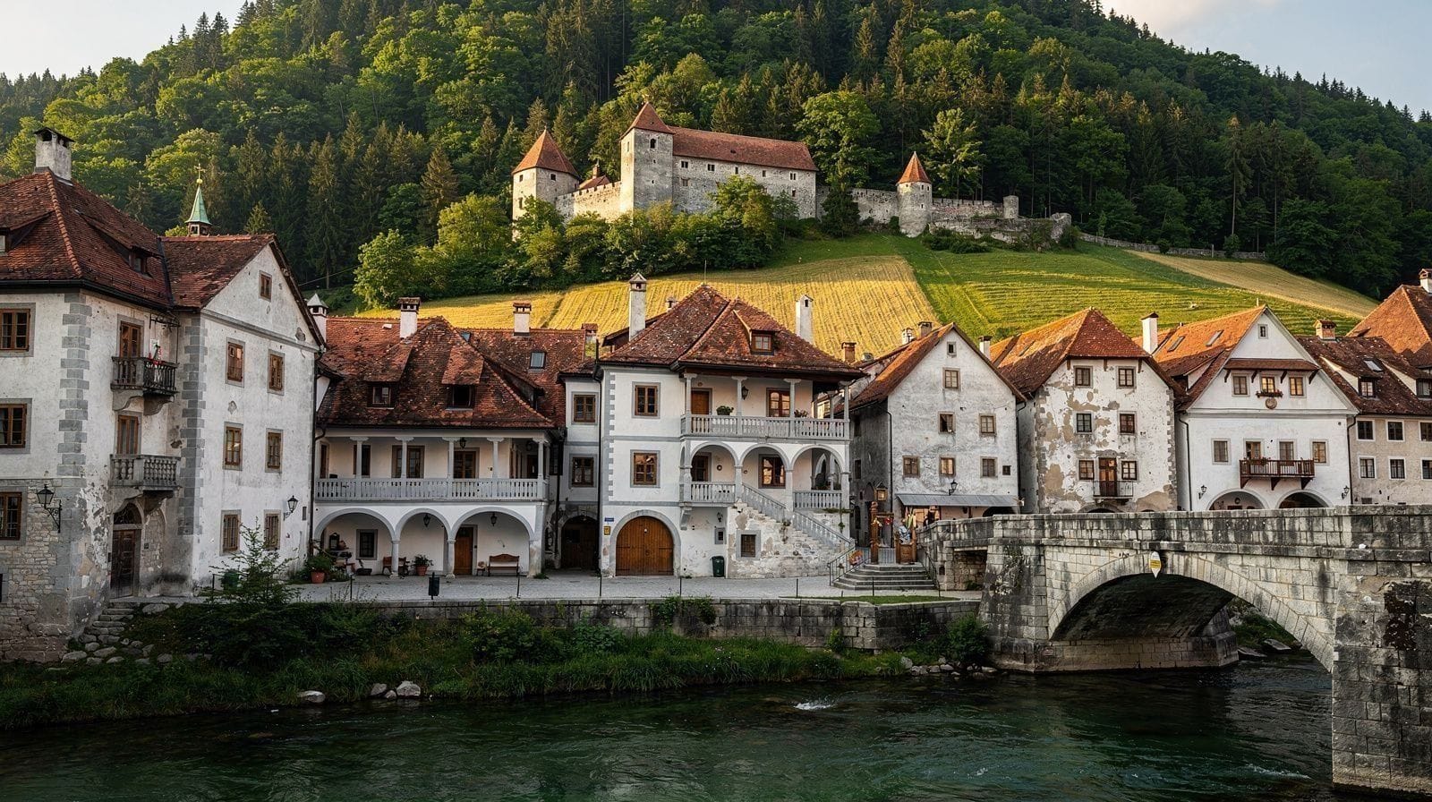 Škofja Loka : une ville de la couronne verte près de Ljubljana